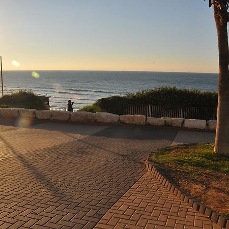 Isra Home Rothschild 8-2 Apartment Bat Yam Exterior foto